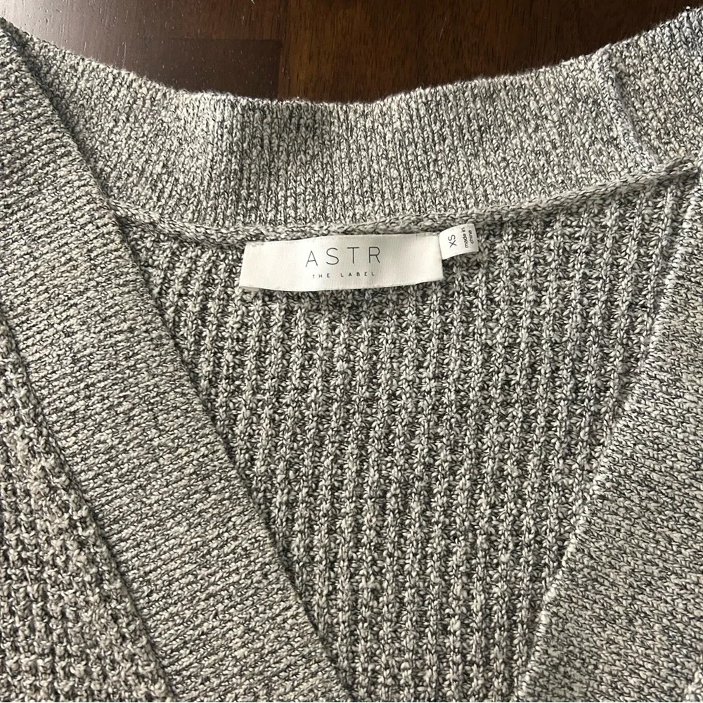 ASTR The Label Stephanie Surplice Neck Sweater Gray Size XS - Picture 4 of 14